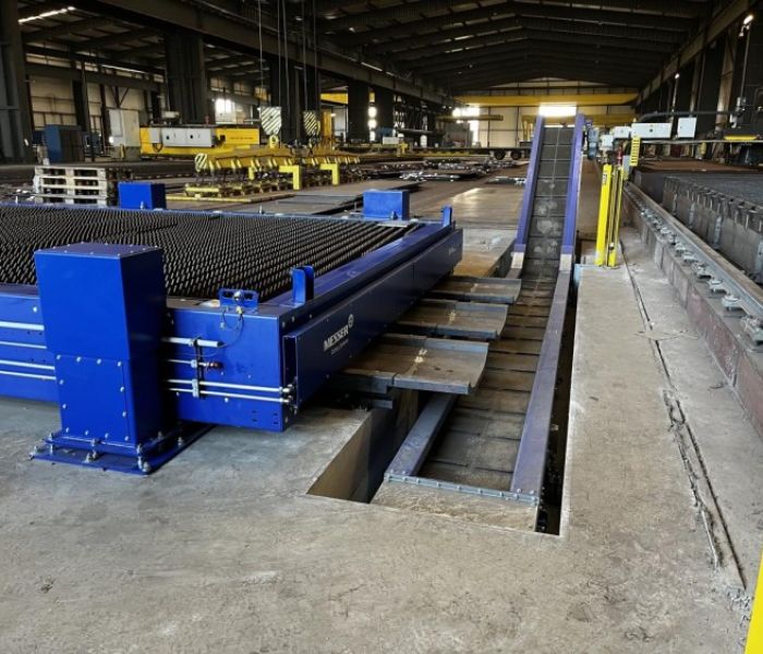 Die Schwingrinnen fördern Kleinteile und Schlacke (Foto: Messer Cutting Systems)