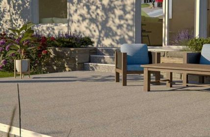 Herbstliche Aufwertung von Balkon und Terrasse mit RENOfloor (Foto: RENOfloor(R) GmbH)
